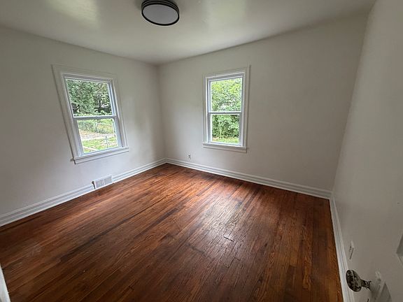 4th image of 1324 S Florence Ave