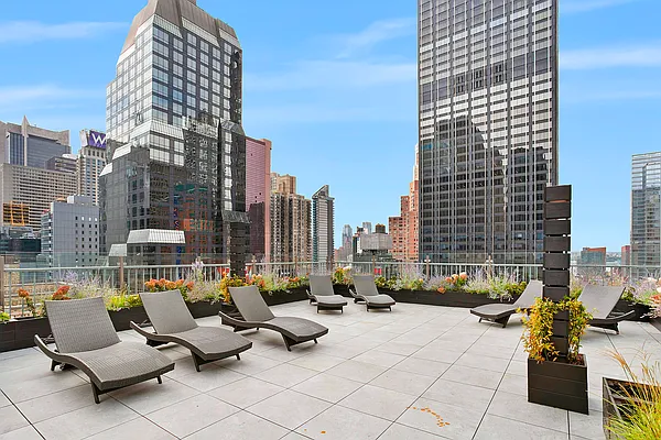 Rented by Compass | media 12