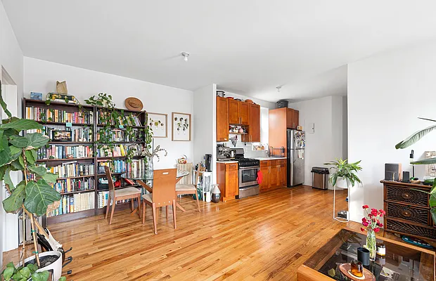 Rented by SERHANT. | media 4