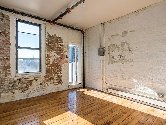 2nd image of 131 Boerum St APT 5