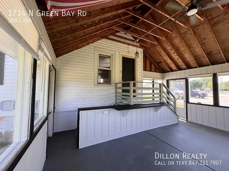 1714 N Green Bay Rd — Photo 15
