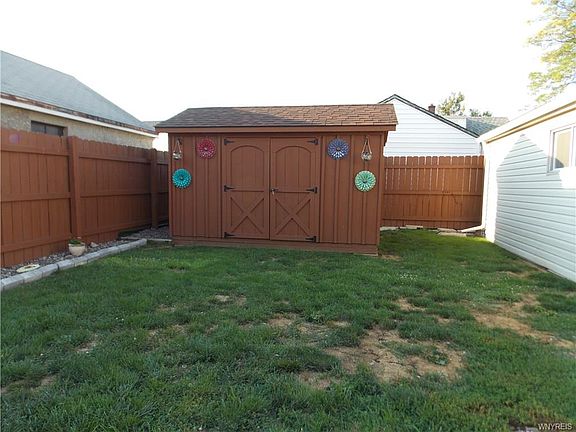 5th image of 3662 Sherwood Ave
