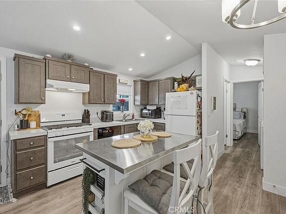 3rd image of 9873 Alder Ave Space 4