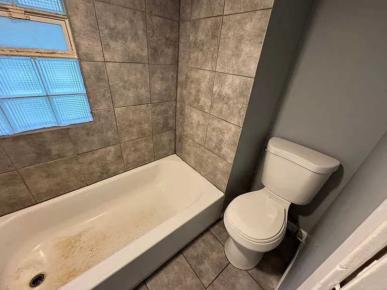 1354 N Olney St — Photo 16