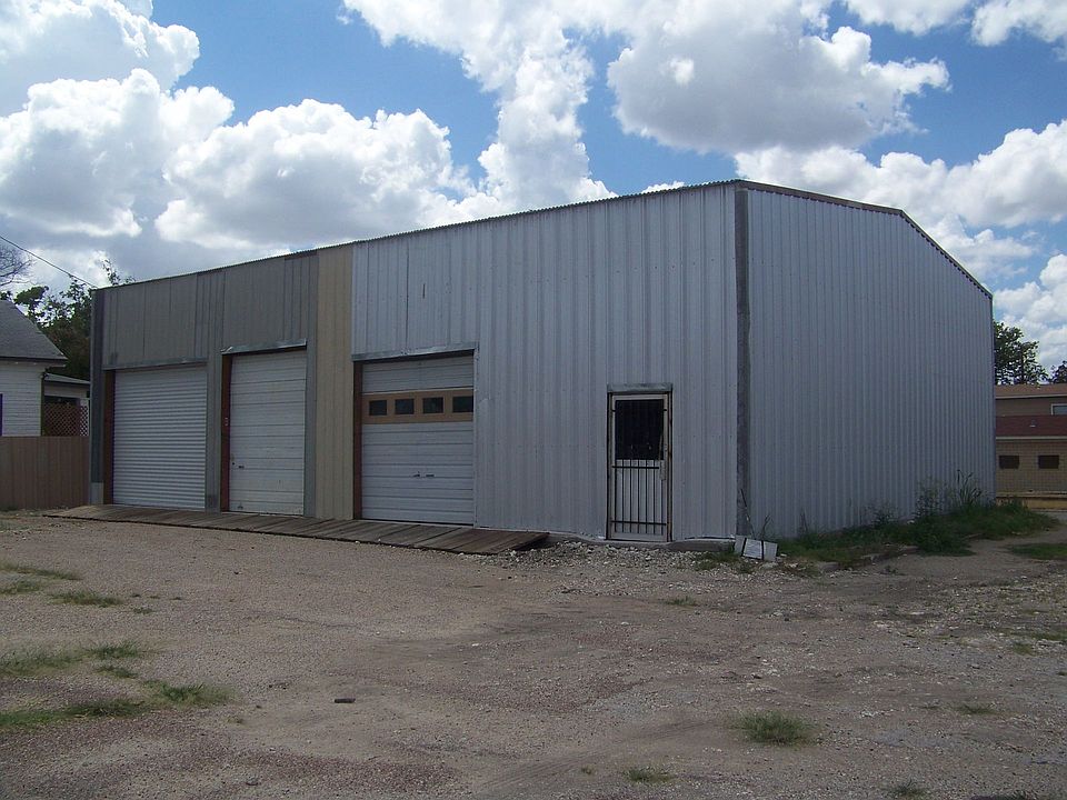 1st image of 817 W Avenue G