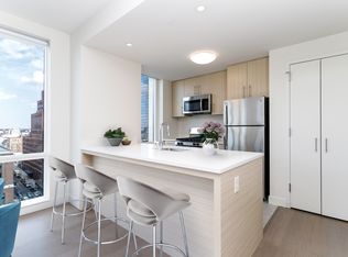 4212 28th St APT 29C, Long Island City, NY 11101