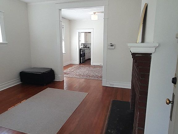 4th image of 208 W Blake Ln