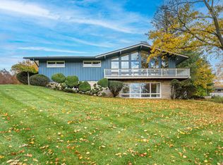 4225 Lake Forest Dr, Kalamazoo, MI 49008