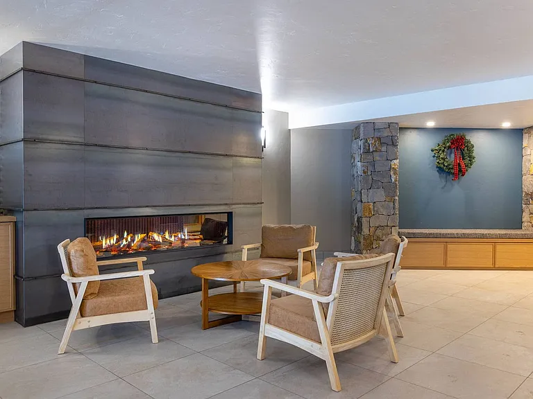 Building's Lounge