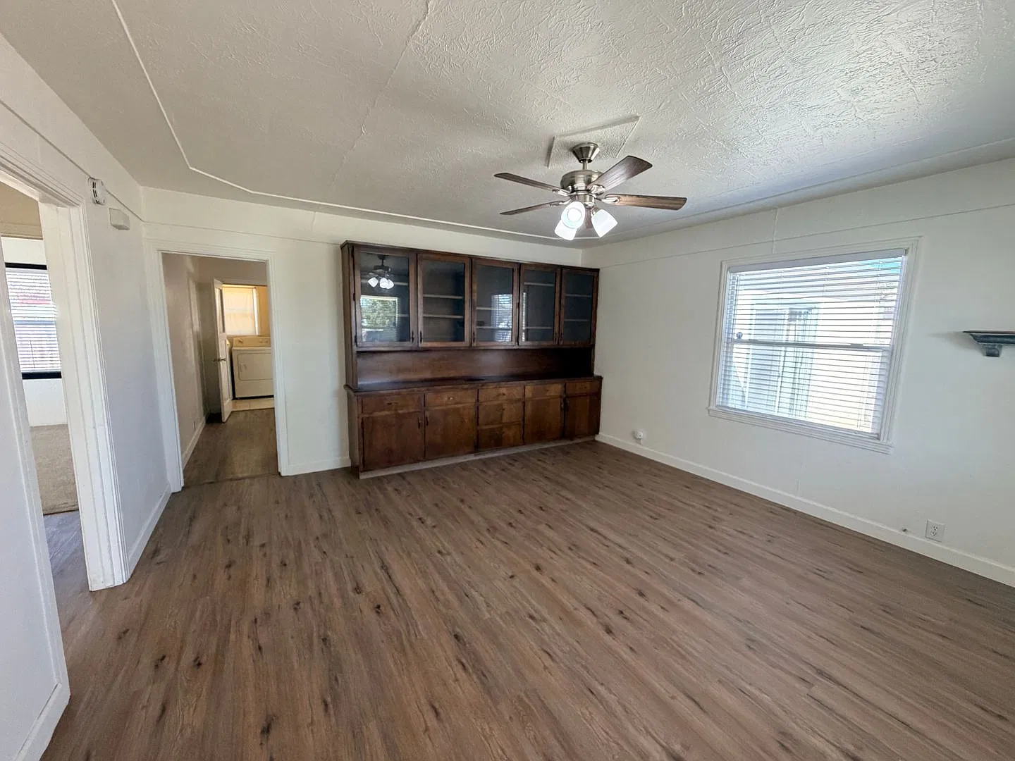 2702 Blossom St, Dos Palos - 2 Beds 1 Bath w/Detached 1 Bedroom 1 Bath Unit — Photo 4