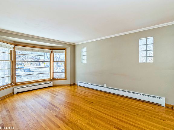 2nd image of 5759 N Moody Ave