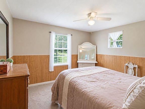 3rd image of 4618 Sherri Ln