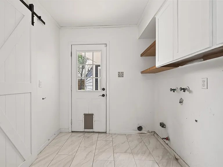 20211 Salzburg Ln — Photo 19