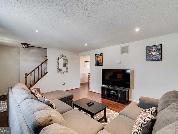 3rd image of 13530 Bentley Cir
