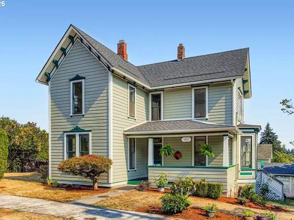 621 11th St, Oregon City, OR 97045