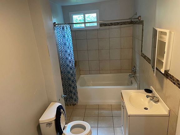 3rd image of 130 Bartram Ave