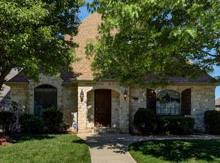 3742 S Forest Ave, Springfield, MO 65807