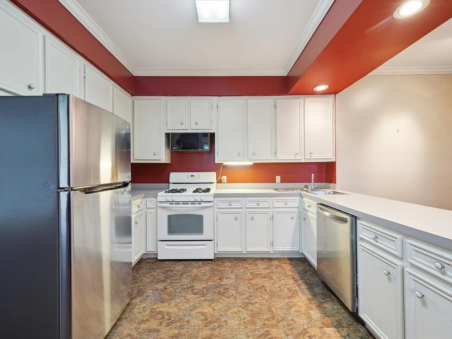 2 bed, 2.0 bath, 1698 sqft, $2,600 — Photo 4