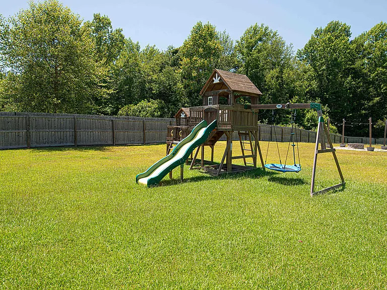 125 Bridgeport Dr — Photo 36