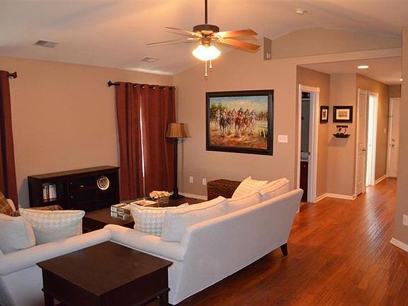 3rd image of 1125 Harlan Cir