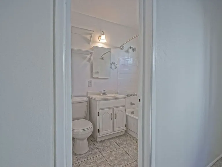 3814 Highland Ave — Photo 18