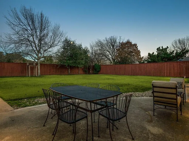 11140 Russwood Cir — Photo 21