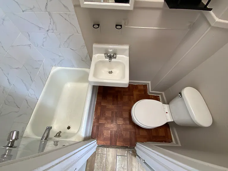 Birds view of bathroom