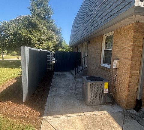 4th image of 510 Basswood Ave APT 2