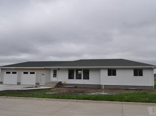 410 Westview Dr, Glidden, IA 51443