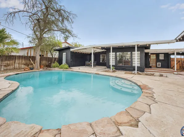 1261 Sandalwood Dr, El Centro, CA 92243