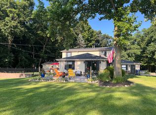 20070 Parkway Ave, Three Rivers, MI 49093