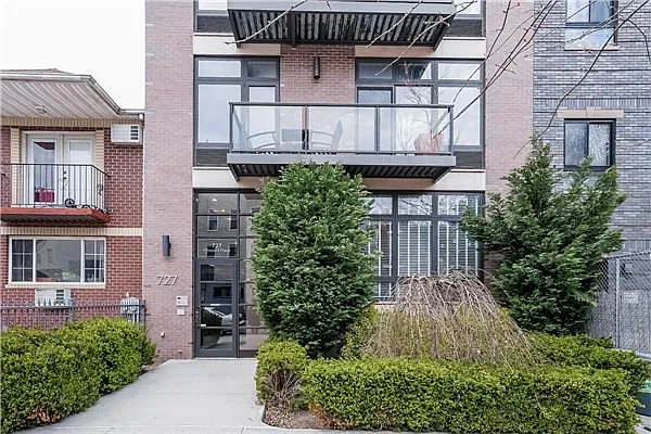 Sold by Avenue Sotheby's International Realty | media 1