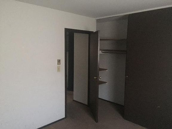 3rd image of 101 Sherwood Dr #101