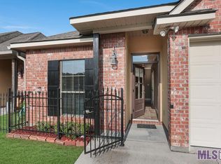 26758 Palmetto Lake Ct E, Denham Springs, LA 70726