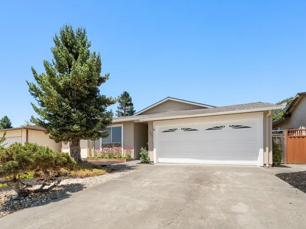829 Almond Dr, Watsonville, CA 95076