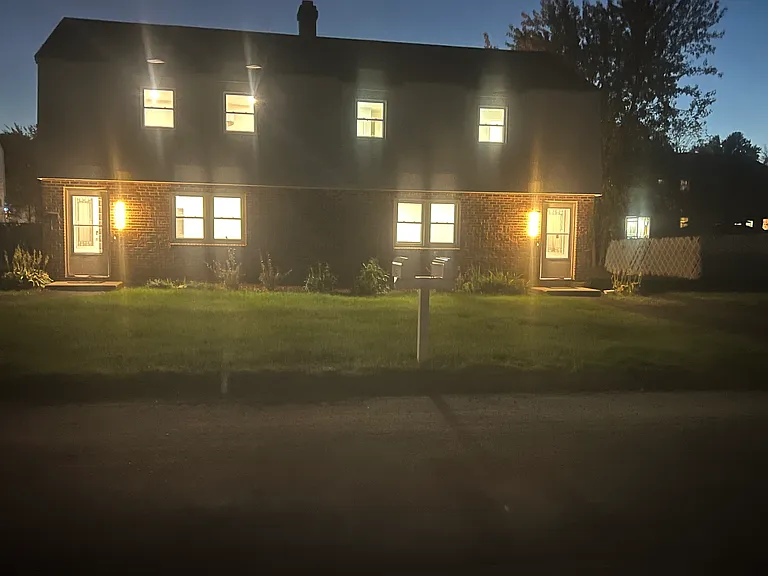 42-44 Adelaide Ave #2 — Photo 3