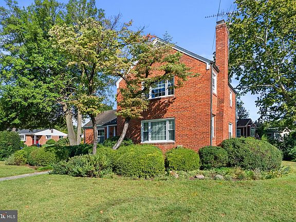 4th image of 19 Indian Spring Dr