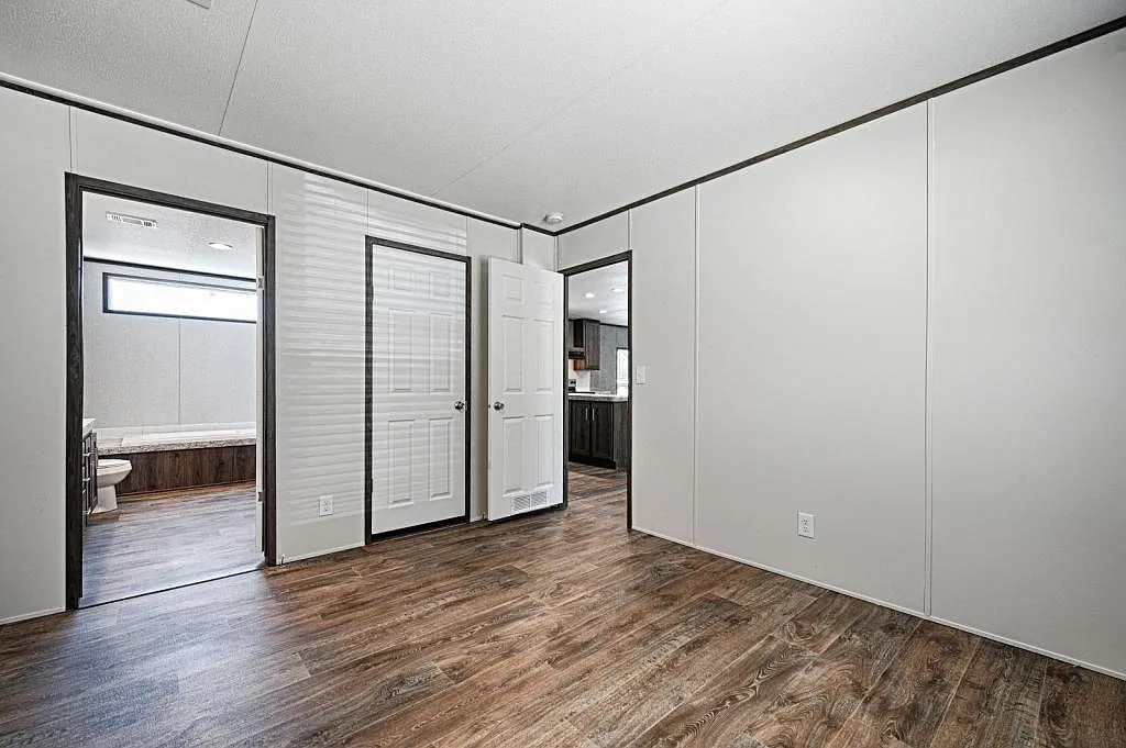 640 Kevin St — Photo 4