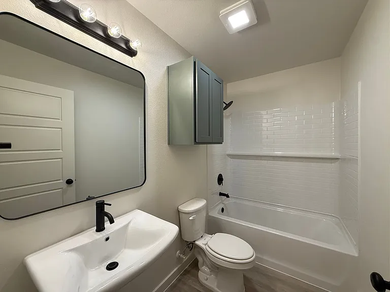 5526 Rice St — Photo 7