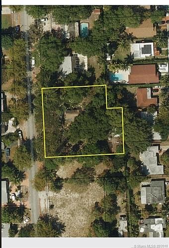 1st image of 1047 NE 132nd St