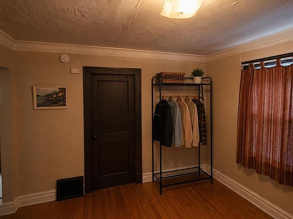 2nd image of 118 N 23rd Ave W