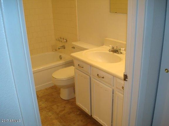 4th image of 1138 N Dresden Cir