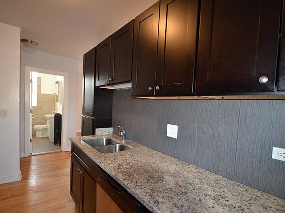5th image of 4606-08 N Kildare Ave #4608-1E