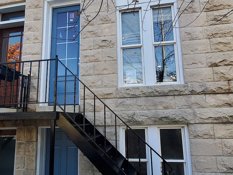 315 W 30th St — Photo 19