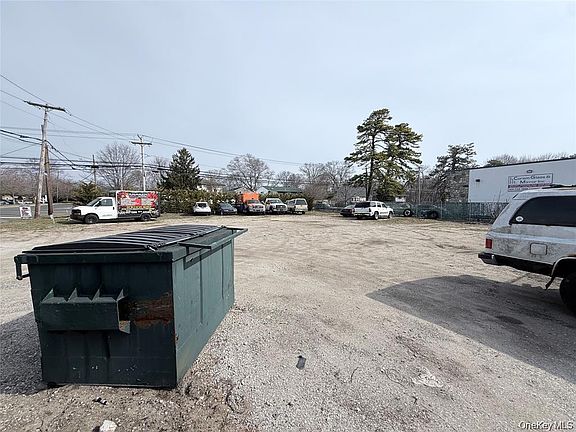 3rd image of Pond Road