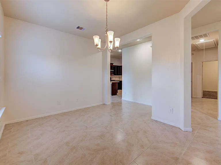 734 Mill Spring Ct — Photo 8