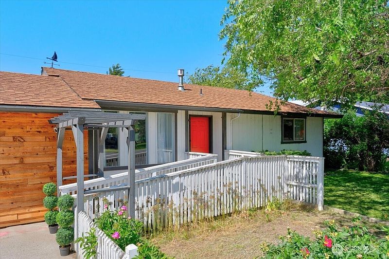 3rd image of 206 Maxwell Street