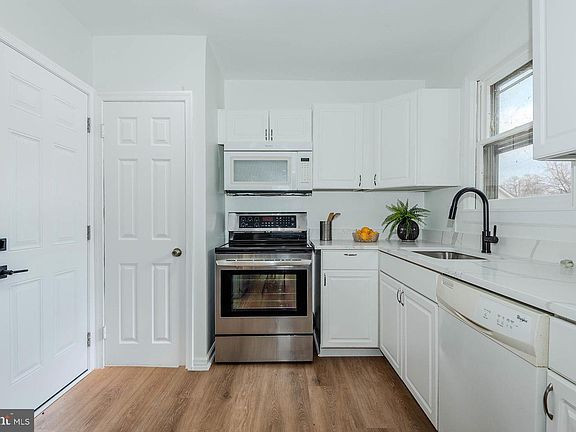 4th image of 108 New Jersey Ave NW