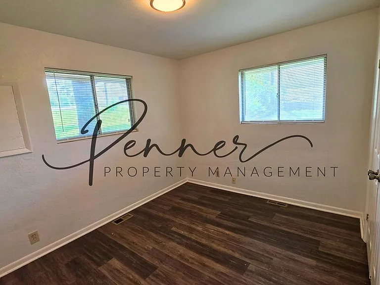 10813 E Westport Rd — Photo 4