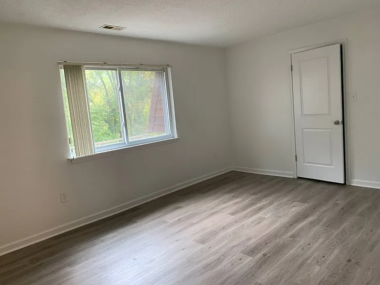 1552 Helderberg Ave #15 — Photo 10